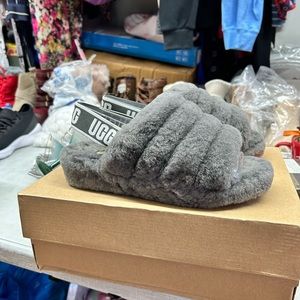 Uggs slides